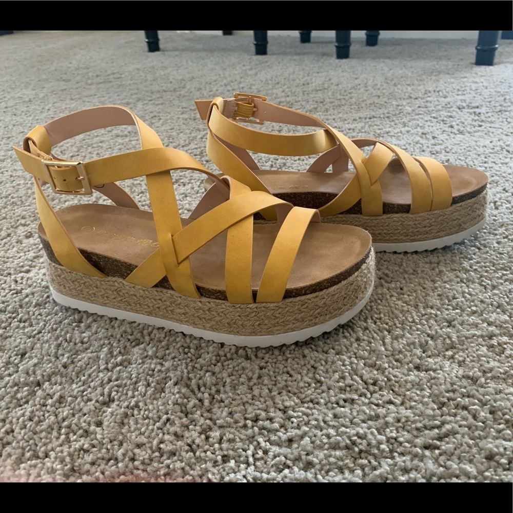 LAICIGO Crisscross Strap Espadrilles Platform Sandals